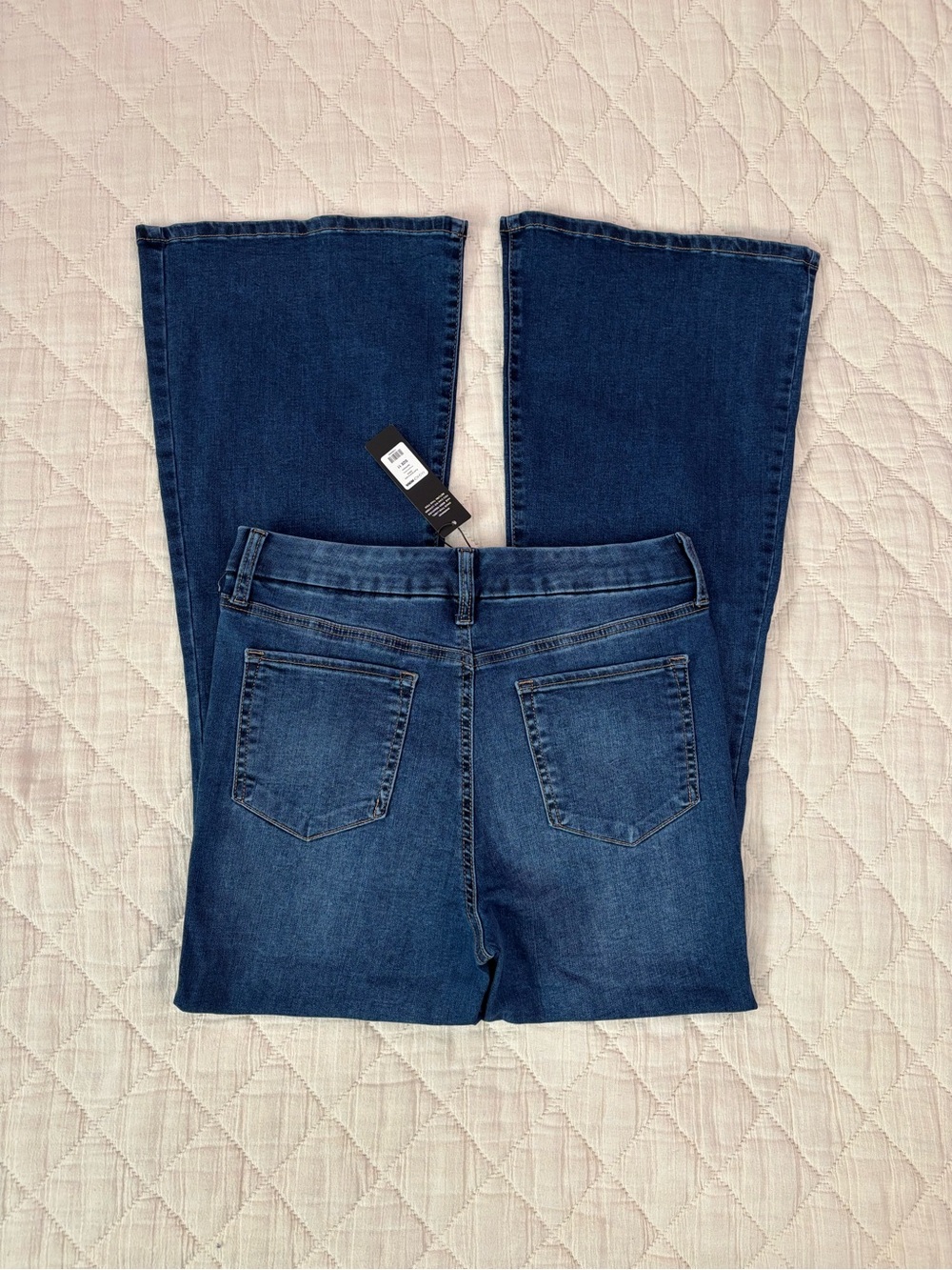 Fashion Nova Play Nice Flared Leg Jeans Sz 11 NWT * - Picture 8 of 10